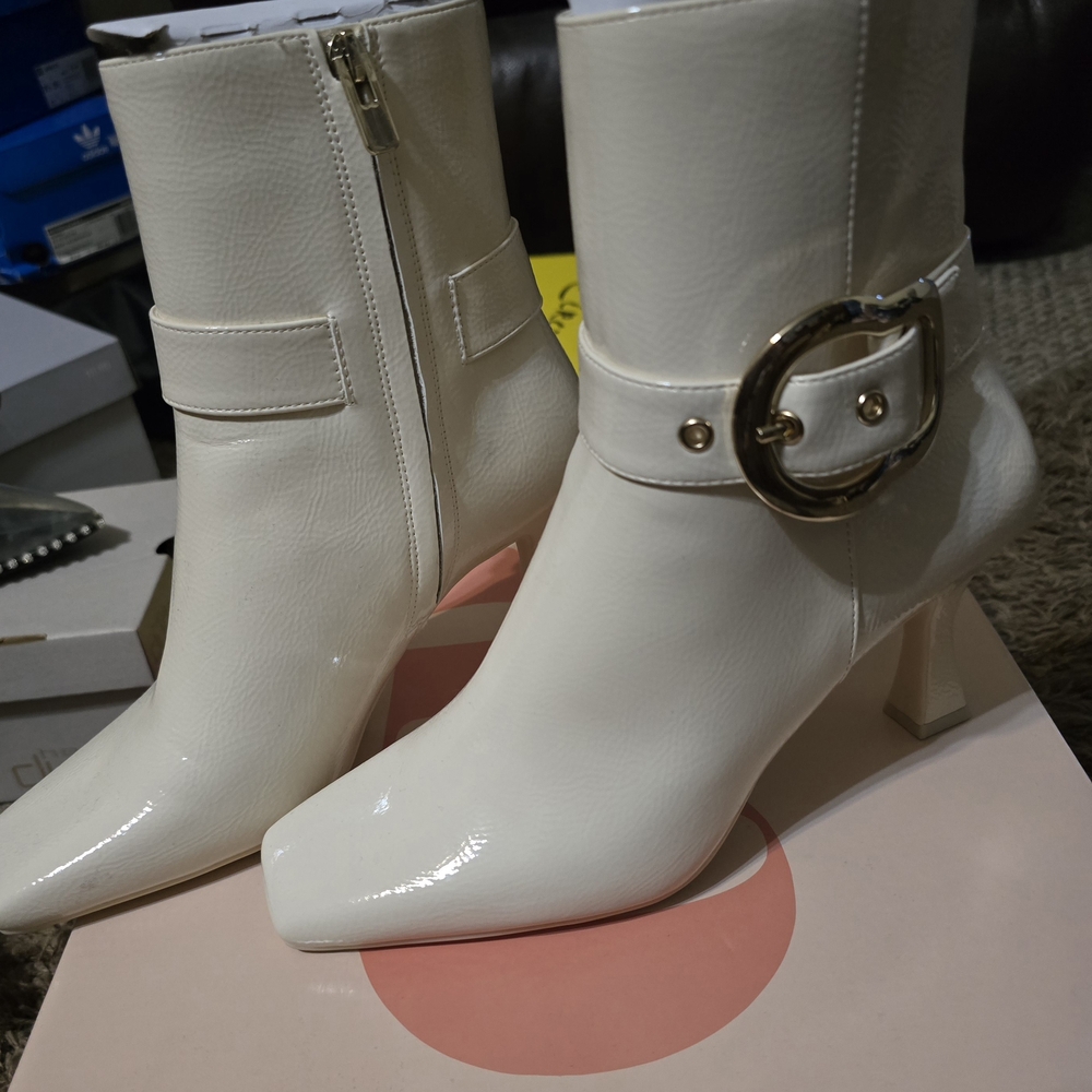 Elegant White Ankle Boots